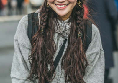 25 岁亚洲女性
