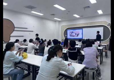 AI点亮成长路｜宁湖社区的孩子们走进合肥市科技馆，感受AI绘画的魅力